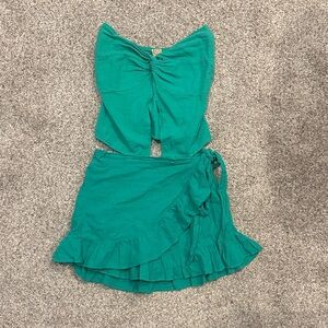 Green Two-Piece Set with Ruffle Skirt